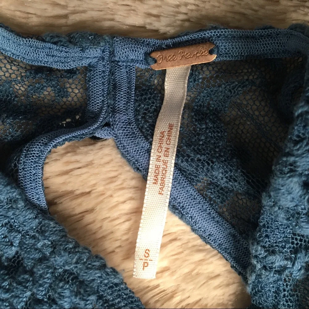 Free People Sheer Blue Floral Boho Sleeveless Top Size Small Cute Hippie - Picture 4 of 8